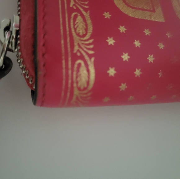 GUCCI- Guccy + Sega collab continental zip around beautiful bright pink wallet. - Picture 13 of 16